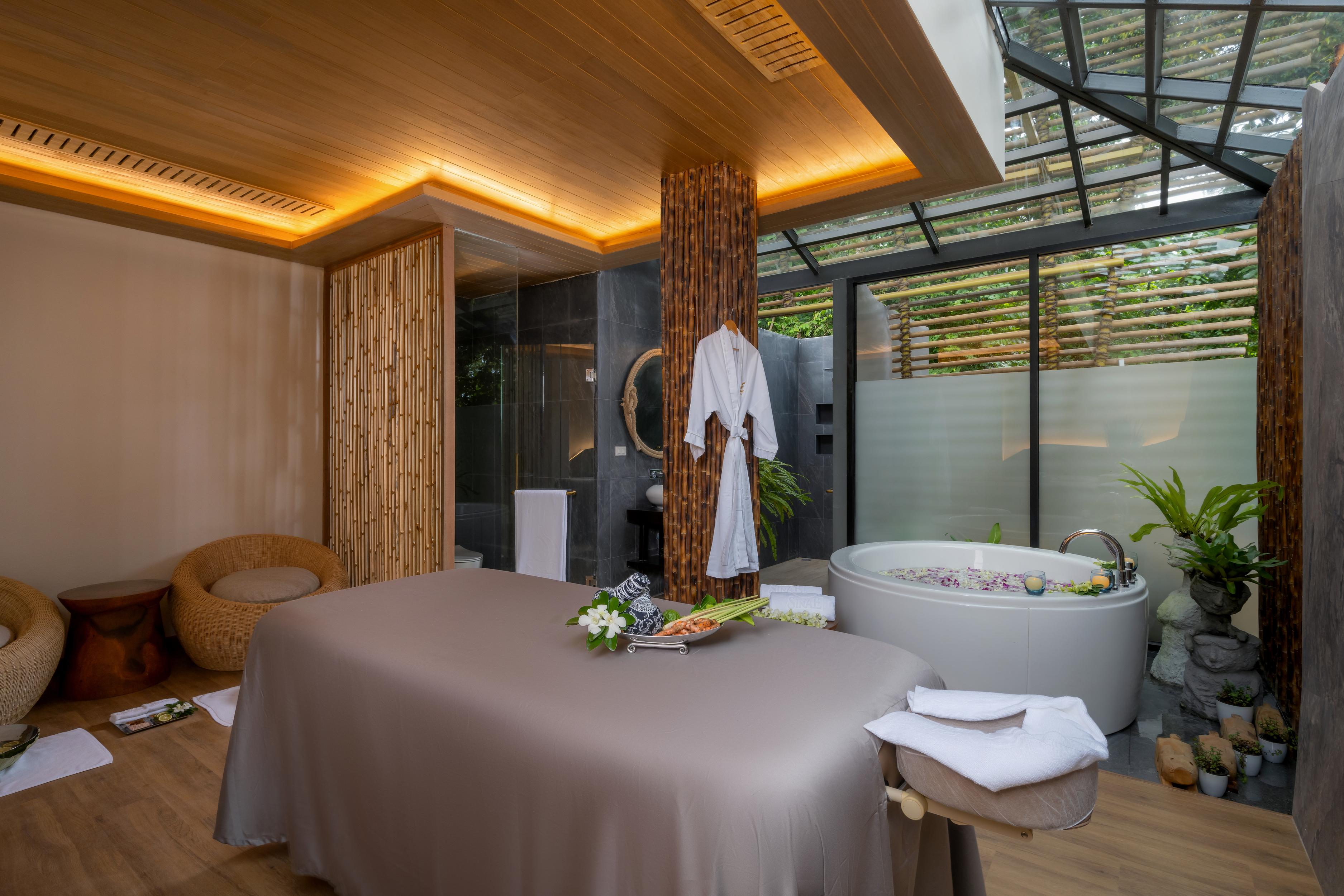 Sinae Phuket Hotel Bagian luar foto
